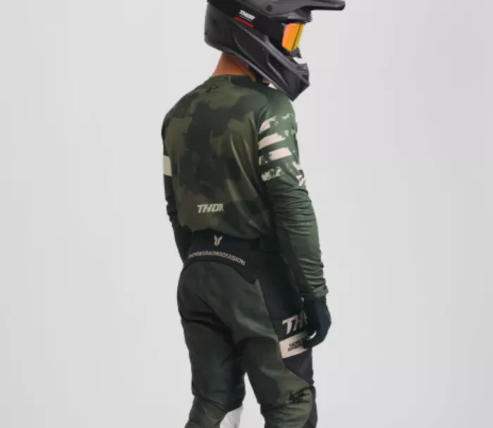 Thor 2910 - 8395 Launchmode Bleach black/camo vel. M