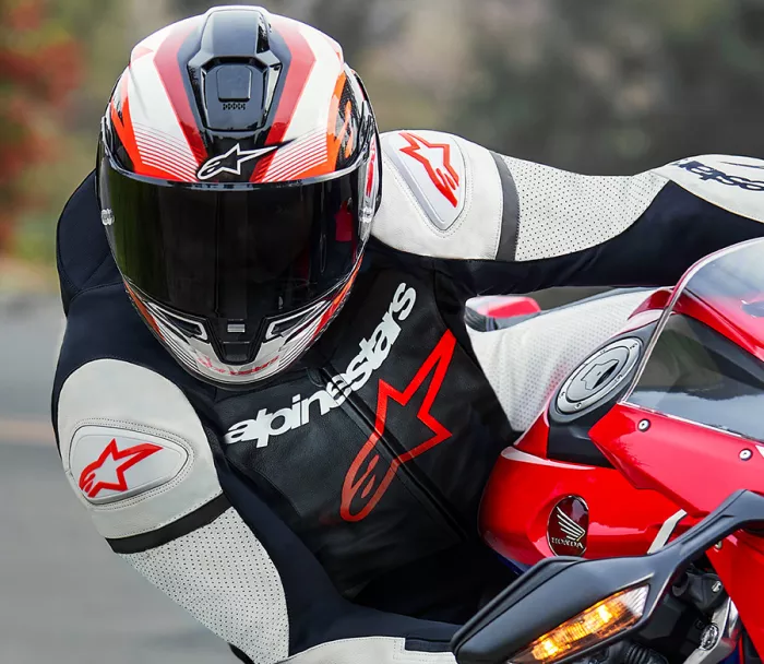 Závodní helma Alpinestars Supertech R10 Team black/carbon red/white glossy